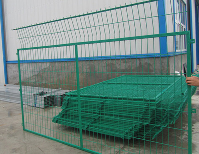 框架护栏网 结构特点、应用场景与选型指南